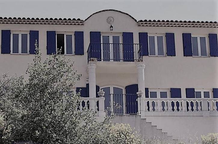 Chambre d’hôte pour 3 personnes, avec piscine et jardin ainsi que jacuzzi et terrasse à Manosque - 2