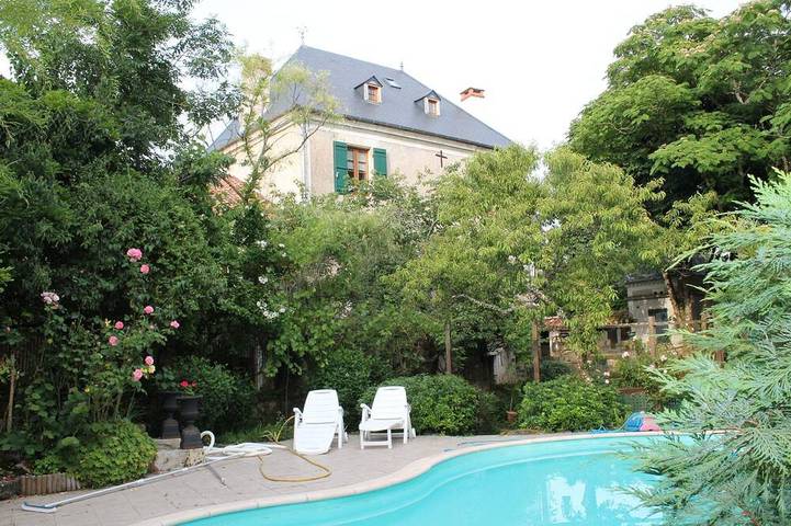 Location de vacances pour 12 personnes, avec jardin à Corgnac-sur-l'Isle