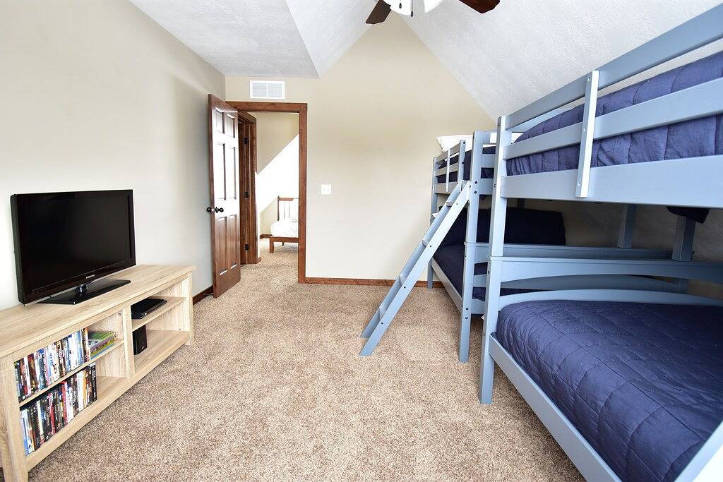 Vacation House for 14 Guests in Iowa, USA