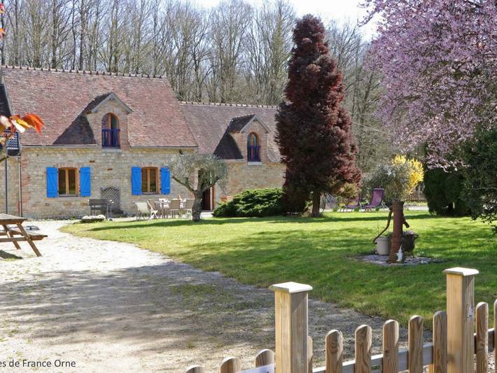 Gîte pour 9 personnes, avec jardin, animaux acceptés