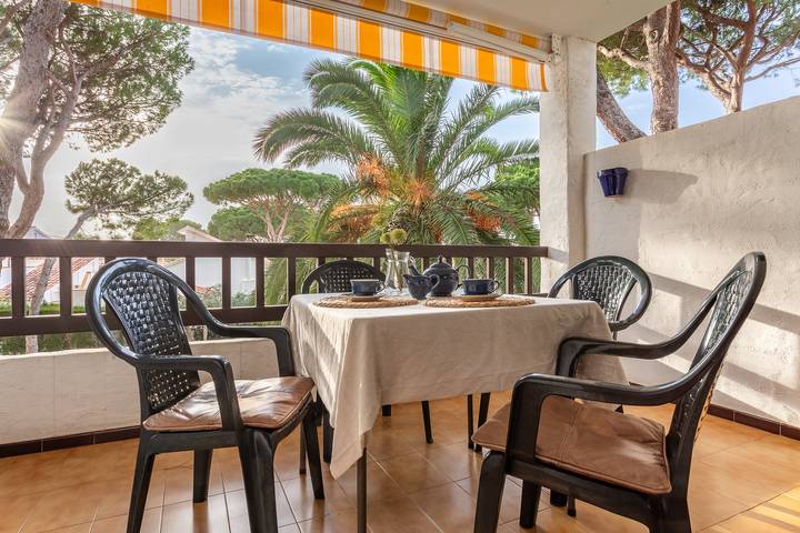Holiday rental for 3 people, with terrace and garden as well as pool, with pets in l'Escala