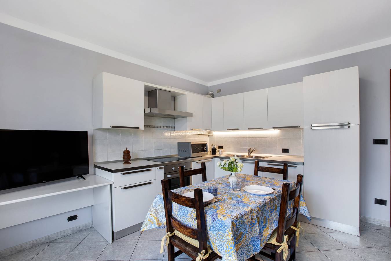 Appartamento intero, Appartamento 'Yellow Apartment' con vista sulle montagne e balcone in Sarre (V.Aosta), Comune di Sarre