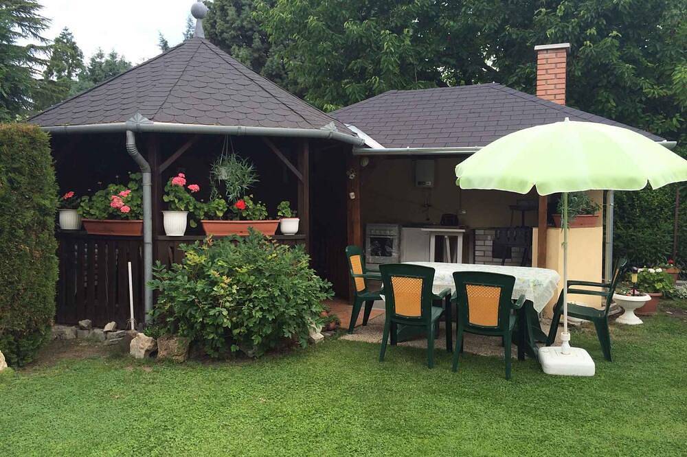 Ganze Wohnung, Ferienwohnung mit Pool und Klimaanleg in Keszthely, Balaton Region