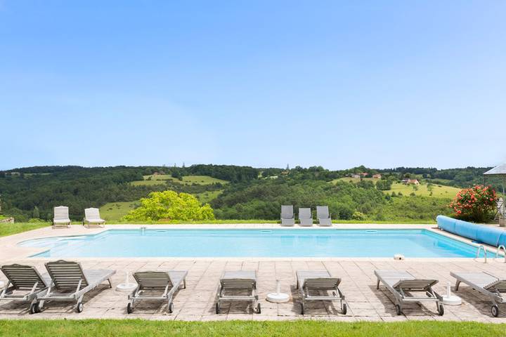 Location de vacances pour 18 personnes, avec terrasse et jardin à Rouffignac-Saint-Cernin-de-Reilhac - 2