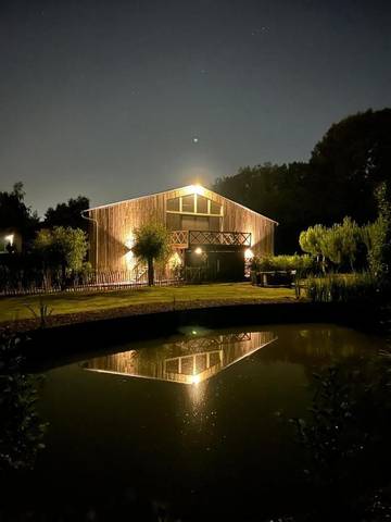 Gîte pour 4 personnes, avec jardin et jacuzzi à Izegem