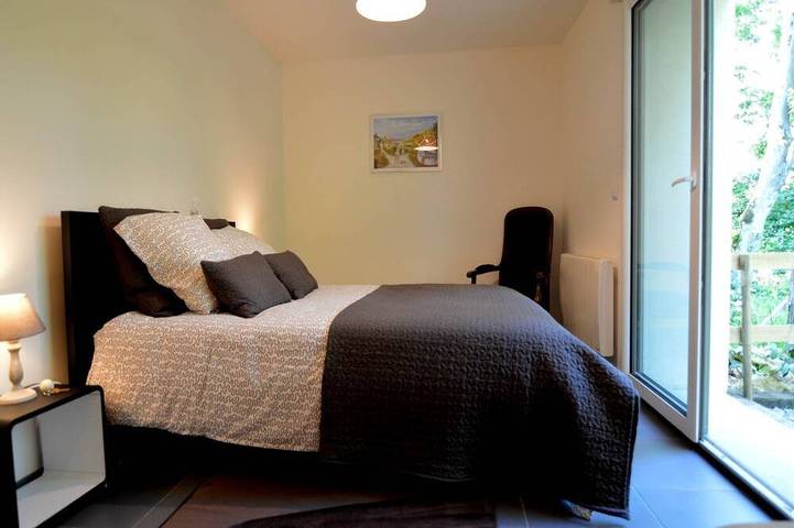 Location de vacances pour 4 personnes, avec piscine ainsi que jardin et terrasse à Wierre-Effroy - 3