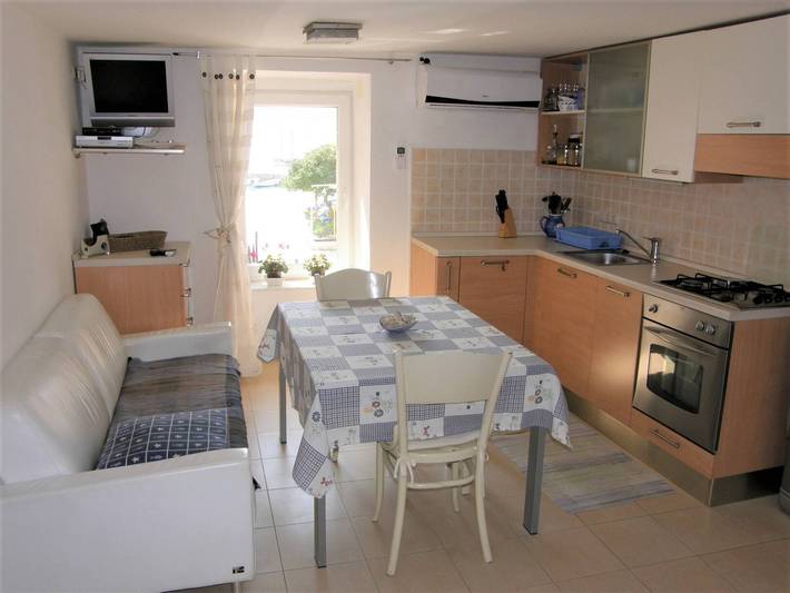 Appartement entier, Appartement de vacances pour 4 personnes in Baška, Krk