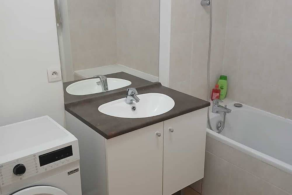 Appartement entier, Studio lumineux à 5 minutes de Versailles in Chaville, Hauts-de-Seine