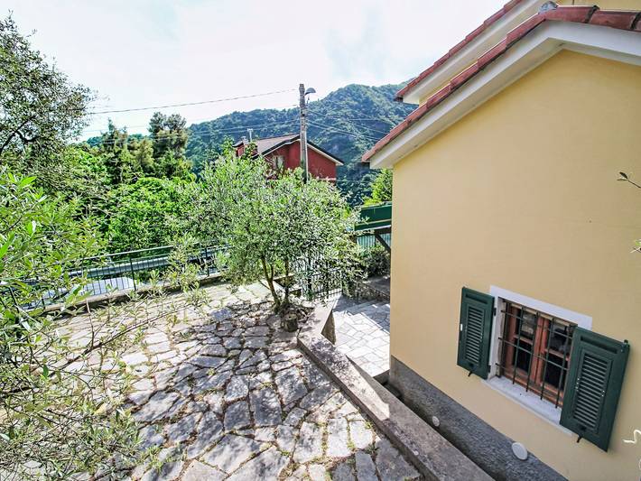 Location de vacances pour 3 personnes, avec vue ainsi que terrasse et jardin à Sori - 3