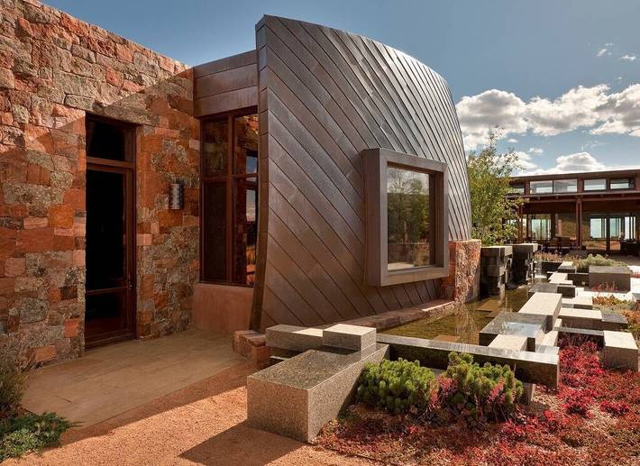 Vacation rental for 12 people, with hot tub and sauna as well as yard in Santa Fe