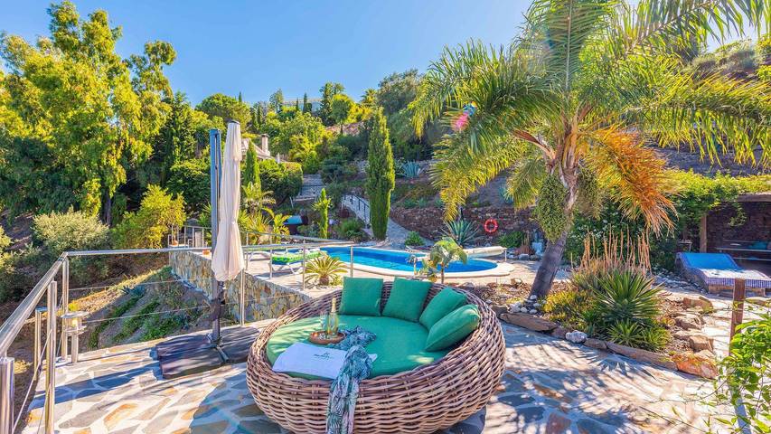 Casa rural para 8 personas, con jacuzzi además de piscina y balcón/terraza, Se admiten mascotas en Sayalonga - 3