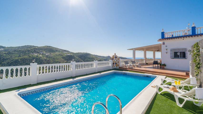 Chalet para 4 personas, con balcón/terraza y piscina en Torrox