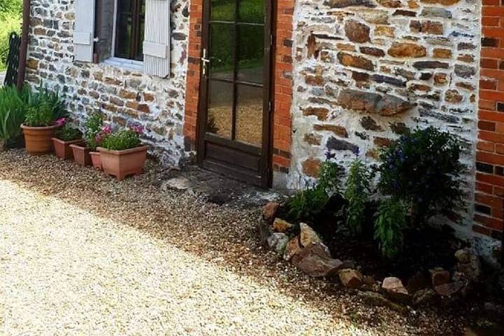 Gîte pour 4 personnes, avec Jacuzzi ainsi que Terrasse et Jardin