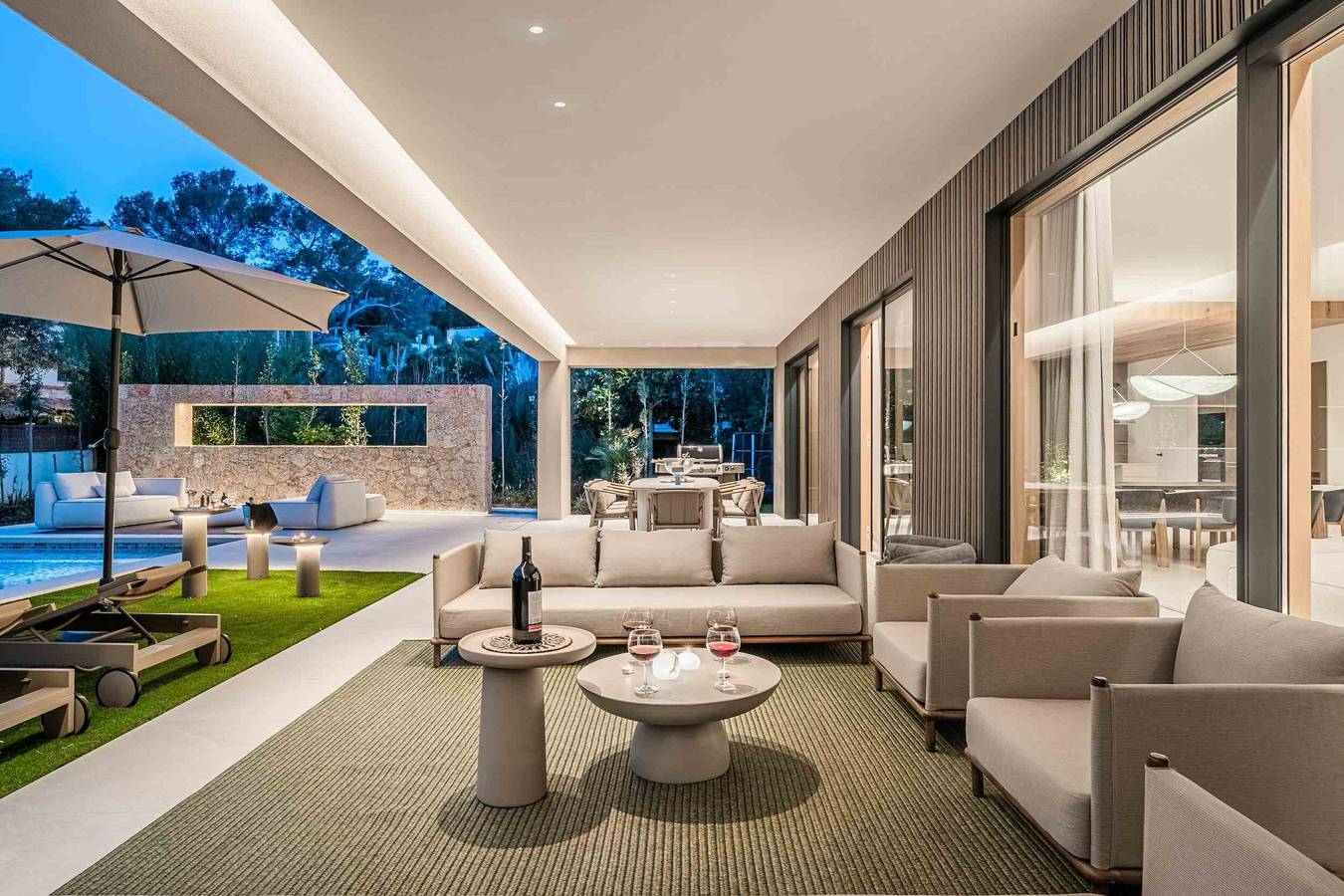 Villa 'Gotmar Beach' moderna con piscina privata, Wi-Fi e aria condizionata in Port de Pollença, Pollença