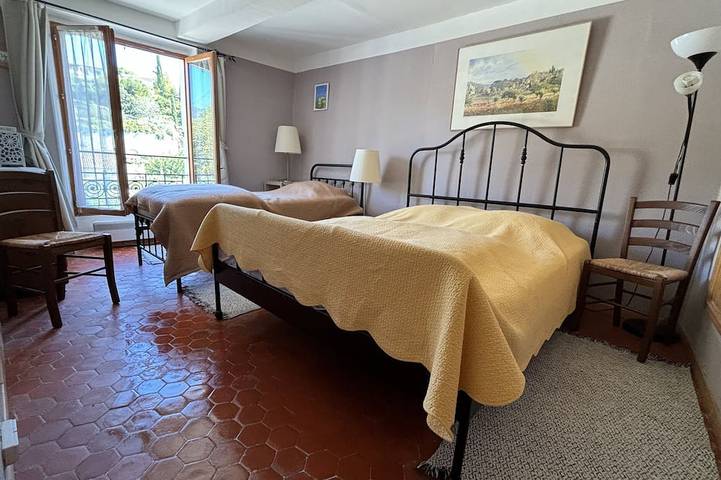 Location de vacances pour 6 personnes, avec terrasse à Cabrières-d'Aigues - 2