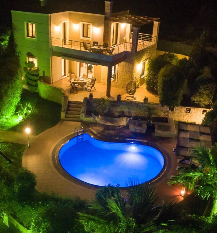 Villa für 4 Personen, mit Pool und Garten sowie Ausblick - 1