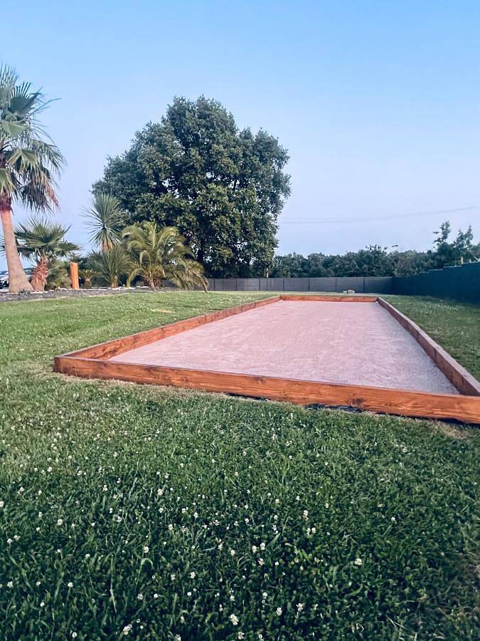 Location de vacances pour 8 personnes, avec jardin ainsi que vue et piscine à Duras - 2