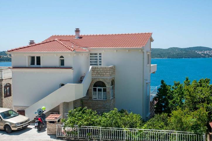 Ferienwohnung für 6 Personen, mit Terrasse in Trogir