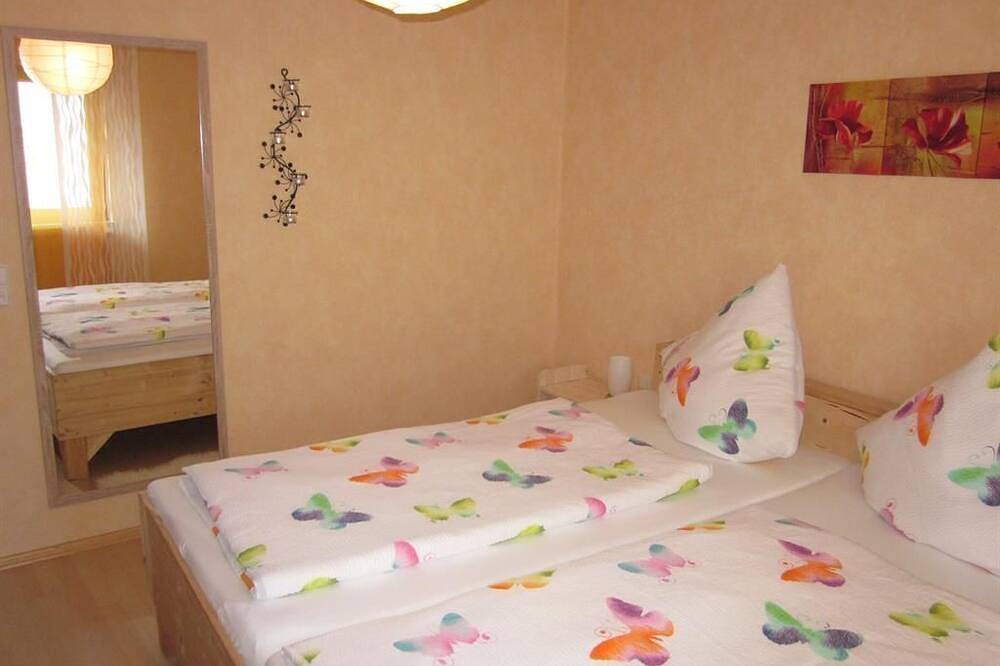 Ganze Wohnung, Ferienwohnung Maria - 4-Bett-Ferienwohnung Du.oder Bad/Wc, 2 Schlafräume in Wimbach, Osteifel
