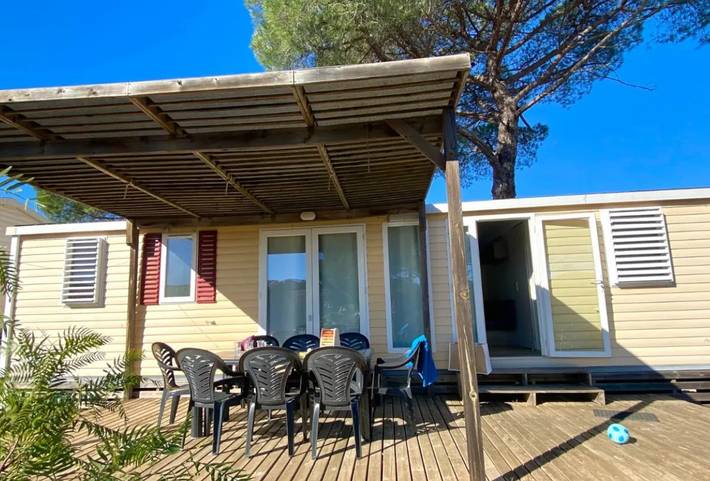 Mobil home pour 8 personnes, avec bassin pour enfant et jacuzzi à Le Muy - 3