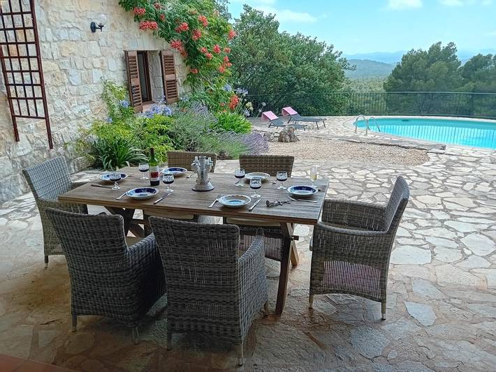 Location de vacances pour 6 personnes, avec jardin ainsi que terrasse et piscine à Callian - 3