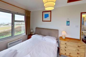 Chalet for 6 People in Hayle, Cornwall, Photo 1