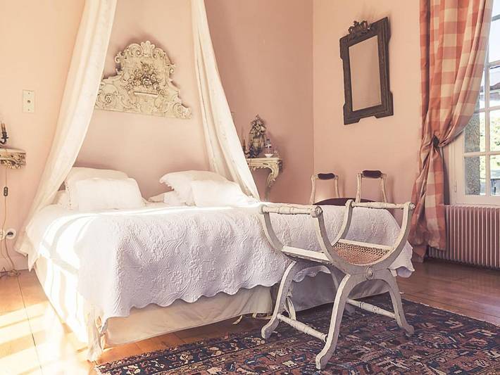 Location de vacances pour 10 personnes, avec terrasse ainsi que piscine et jardin, animaux acceptés à Meaulne - 4