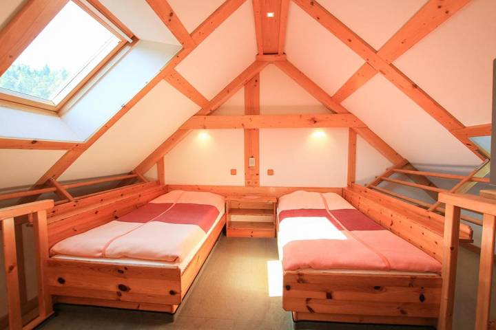Ferienhaus für 2 Personen, mit Balkon und Terrasse sowie Garten und Pool in Krumpendorf am Wörthersee - 2