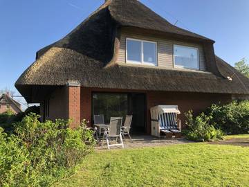 Ferienwohnung für 4 Personen, mit Terrasse und Garten in Tating