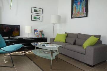 Gîte pour 3 personnes, avec jardin à La Riche