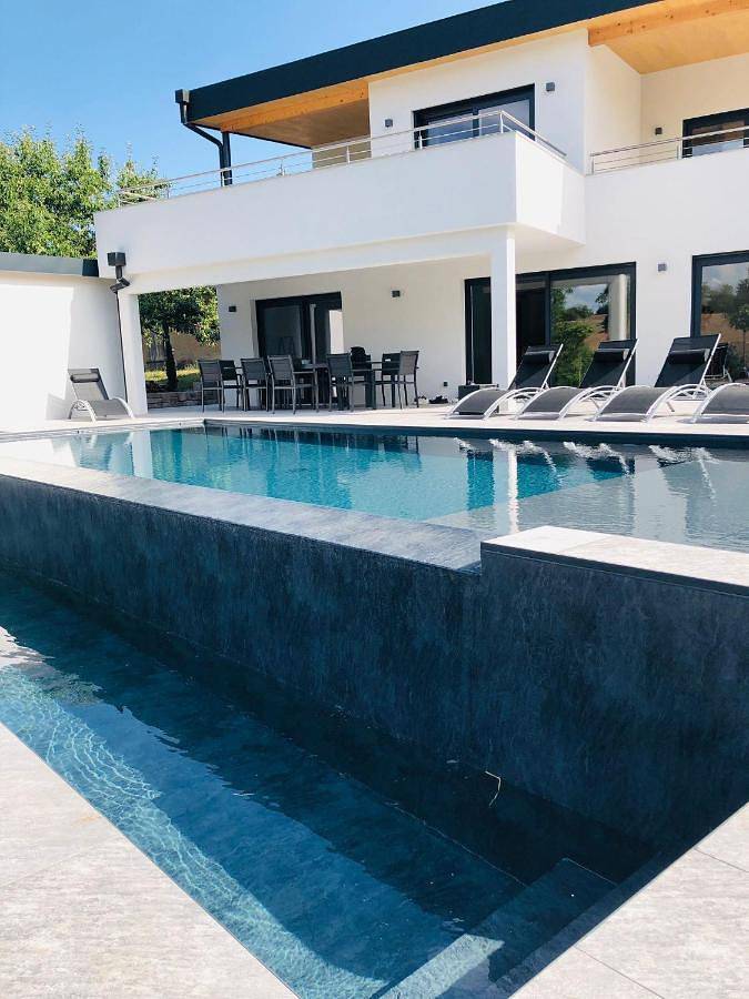 Villa privée 230m2/ Piscine débordement/Billard-Babyfoot-Boulodrome-Flipper/Strasbourg in Dettwiller, Région de Saverne
