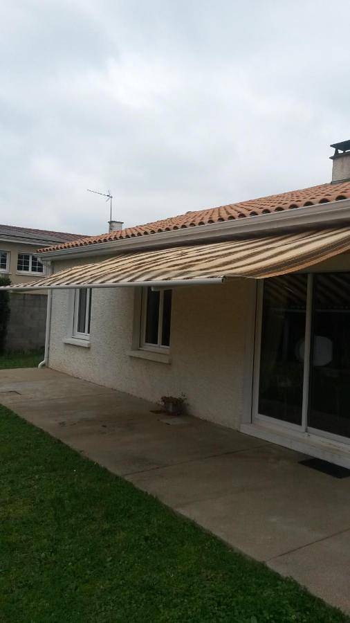 Location de vacances pour 4 personnes, avec terrasse et jardin à Neuville-de-Poitou