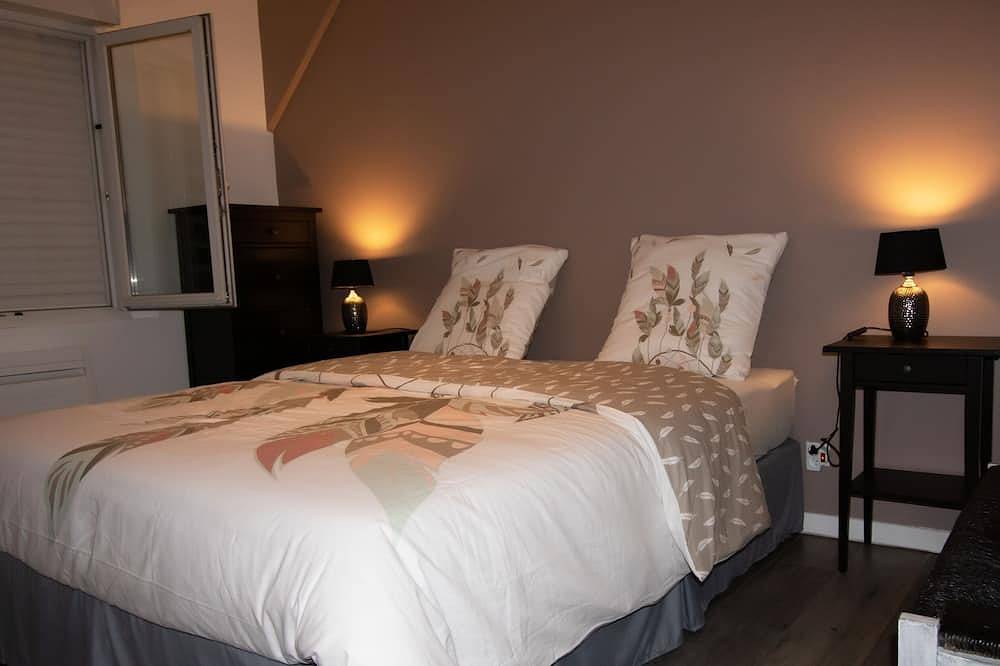 Apartamento entero, Epernevasion: a cozy, air-conditioned apartment right in the heart of downtown Epernay. in Épernay, Marne