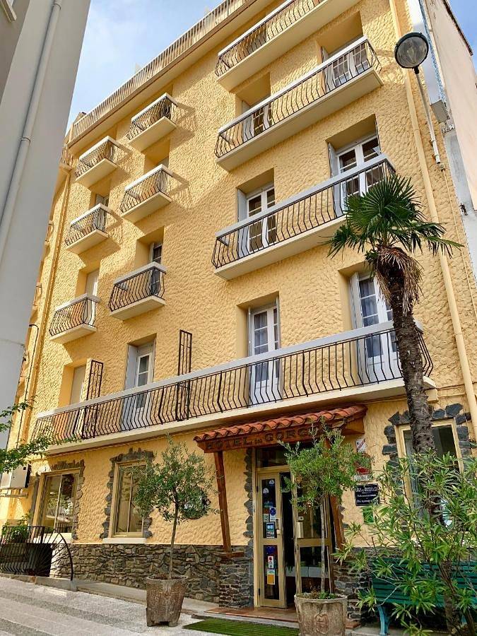 Hôtel, avec Balcon ainsi que Terrasse et Vue