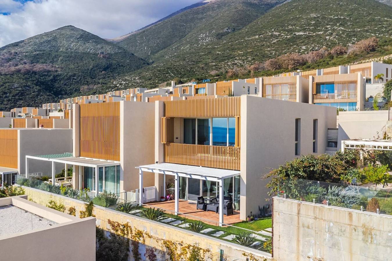 Ganze Wohnung, Ferienwohnung für 5 Personen mit Balkon in Himarë, Vlorë