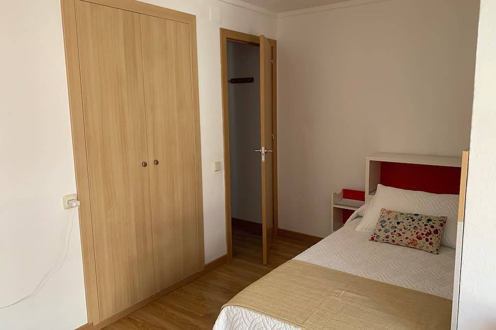 Entire apartment, Spacious and bright apartment on the Costa Brava, landscape of the painter S. Dalí in Castelló d'Empúries, Upper Empordà