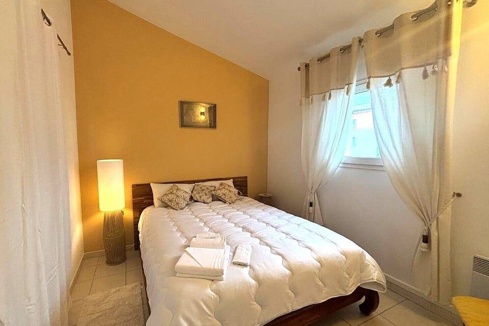 Entire apartment, Near Aix en Provence Bright Loft apartment Nice amenities in Éguilles, Aix-en-Provence region