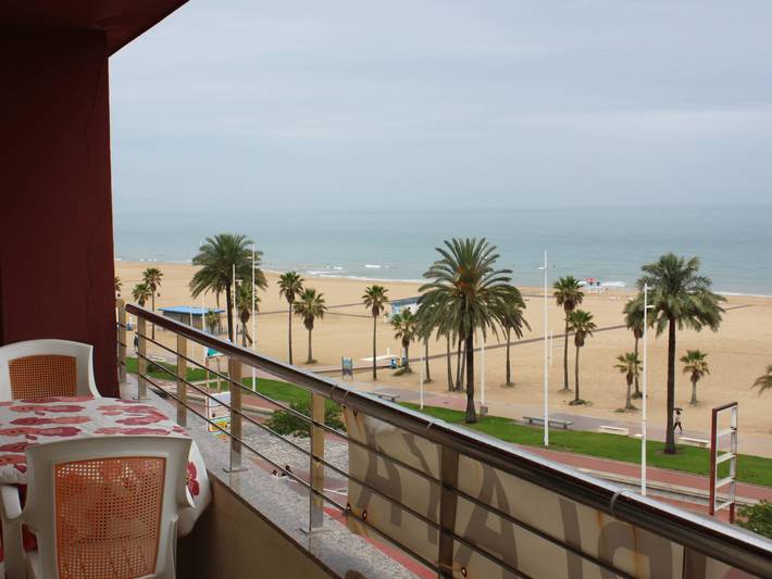 Apartamento entero, Apto. en Gandía primera línea, acepta mascotas, 2 hab, 4 pers in Platja Nord de Gandia (Gandia), Playa de Gandía