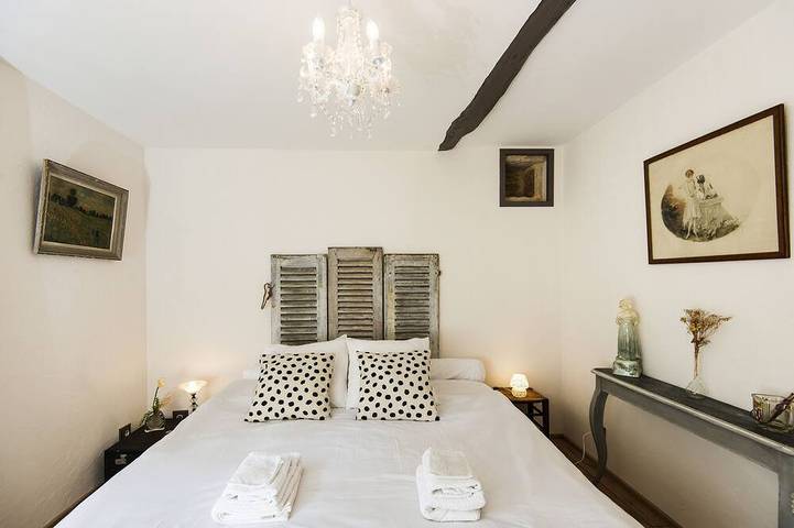 Gîte pour 2 personnes, avec piscine ainsi que jardin et terrasse dans Chevroches - 2