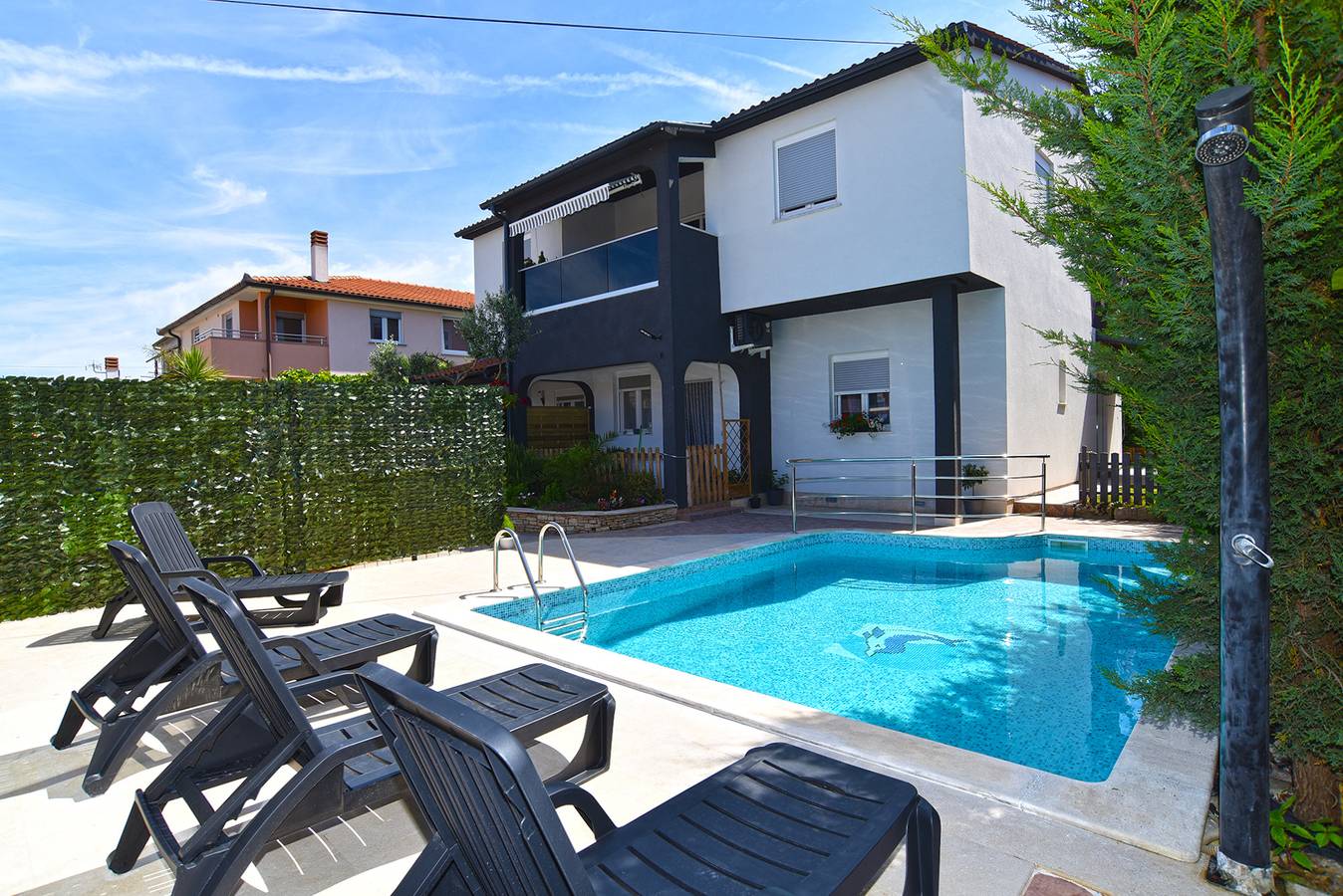 Ganze Wohnung, Ferienwohnung für 3 Personen mit Pool in Valbandon, Südküste Istrien