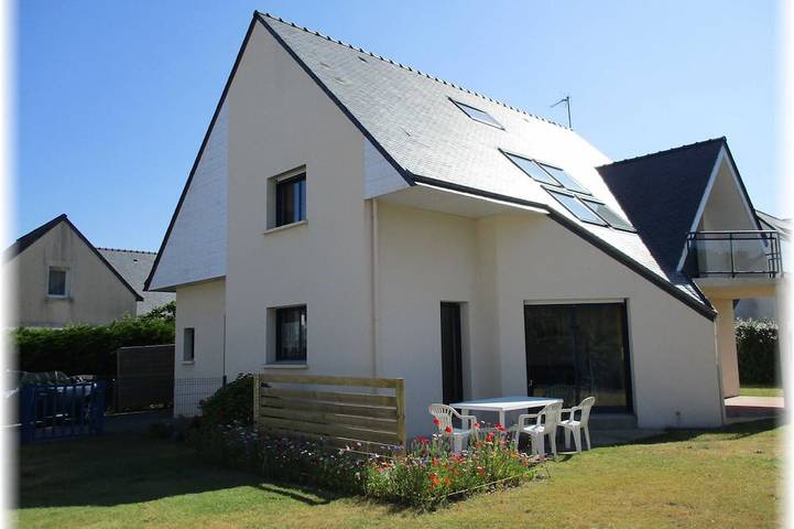 Location de vacances pour 7 personnes, avec jardin et terrasse, animaux acceptés à Erdeven