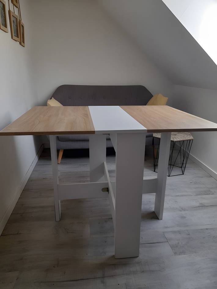 Apartamento entero, Apartamento bohemio en el centro de Joigny para 4 personas in Joigny, Auxerre region