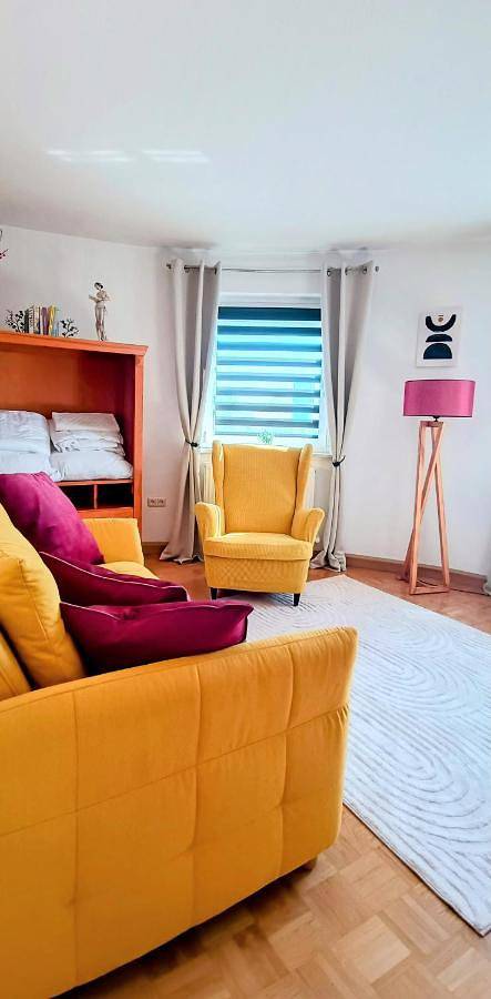 Ferienwohnung für 8 Personen, mit Terrasse und Ausblick in Straubing