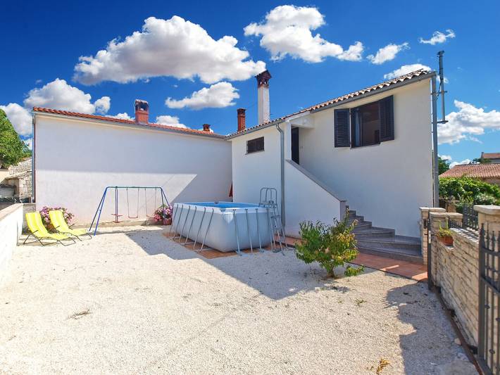 Location de vacances pour 4 personnes, avec piscine et balcon à Svetvinčenat - 3