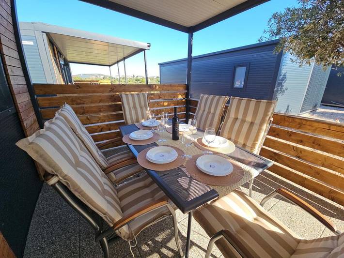 Camping pour 6 personnes, avec piscine et terrasse à Pirovac - 3
