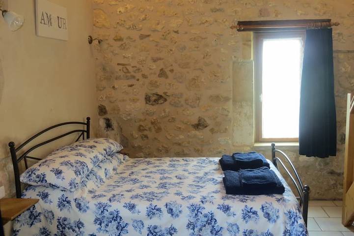 Gîte pour 4 personnes, avec jardin et terrasse, animaux acceptés à Lanquais - 3