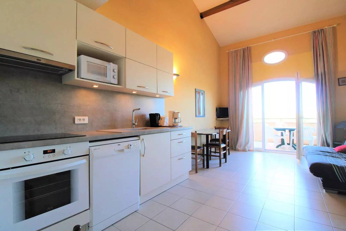 Apartamento entero, Apartamento para 7 personas con piscina y acceso directo a la playa ubicada en Gassin in Port Cogolin, Gassin