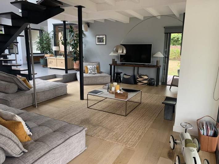 Location de vacances pour 2 personnes, avec vue ainsi que piscine et jardin à Camblanes-et-Meynac - 2