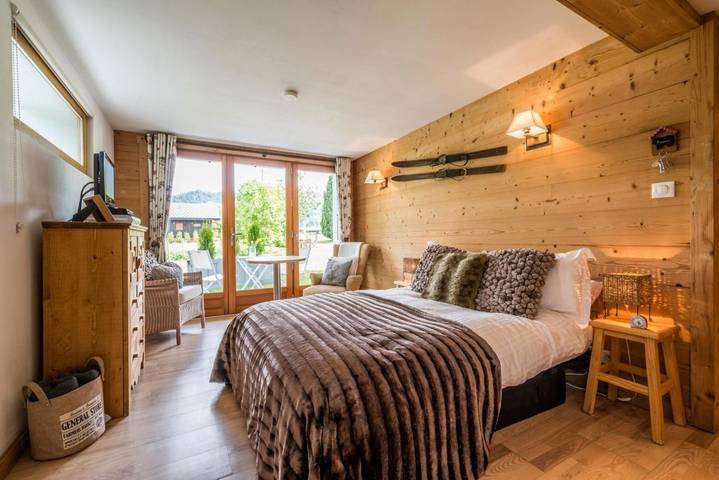 Gîte pour 2 personnes, avec Terrasse ainsi que Jardin et Vue à Essert-Romand