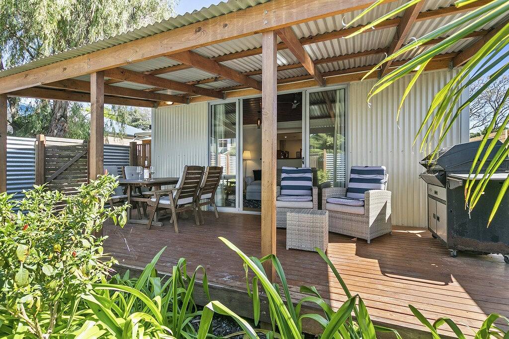 Coral Haven ~ Aldinga Beach - A little oasis ~ beautifully renovated mid-century beach shack in Aldinga Beach, City of Onkaparinga